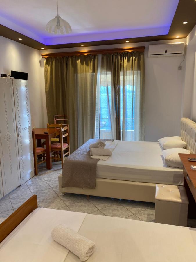 Ylli'S Apartments Sarandë Buitenkant foto