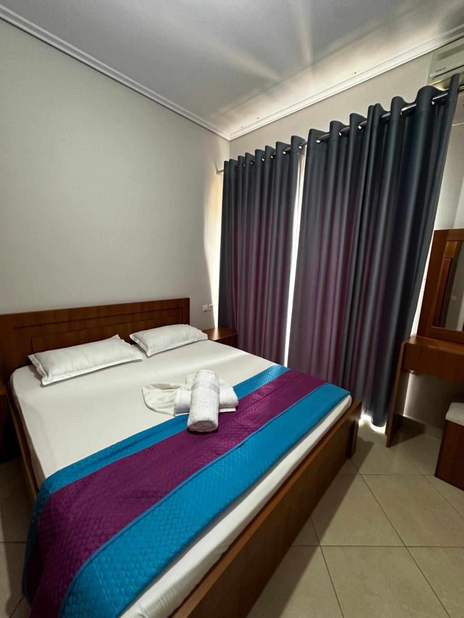 Ylli'S Apartments Sarandë Buitenkant foto