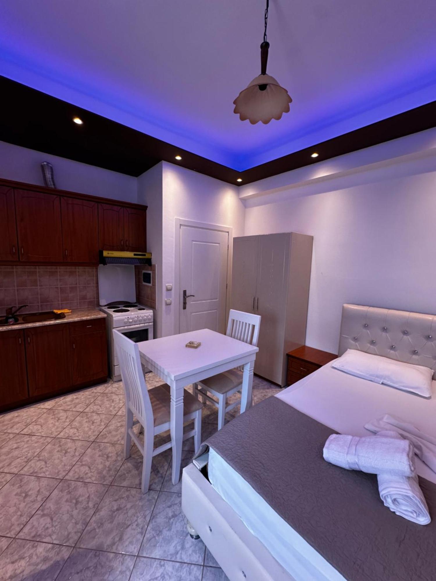 Ylli'S Apartments Sarandë Buitenkant foto