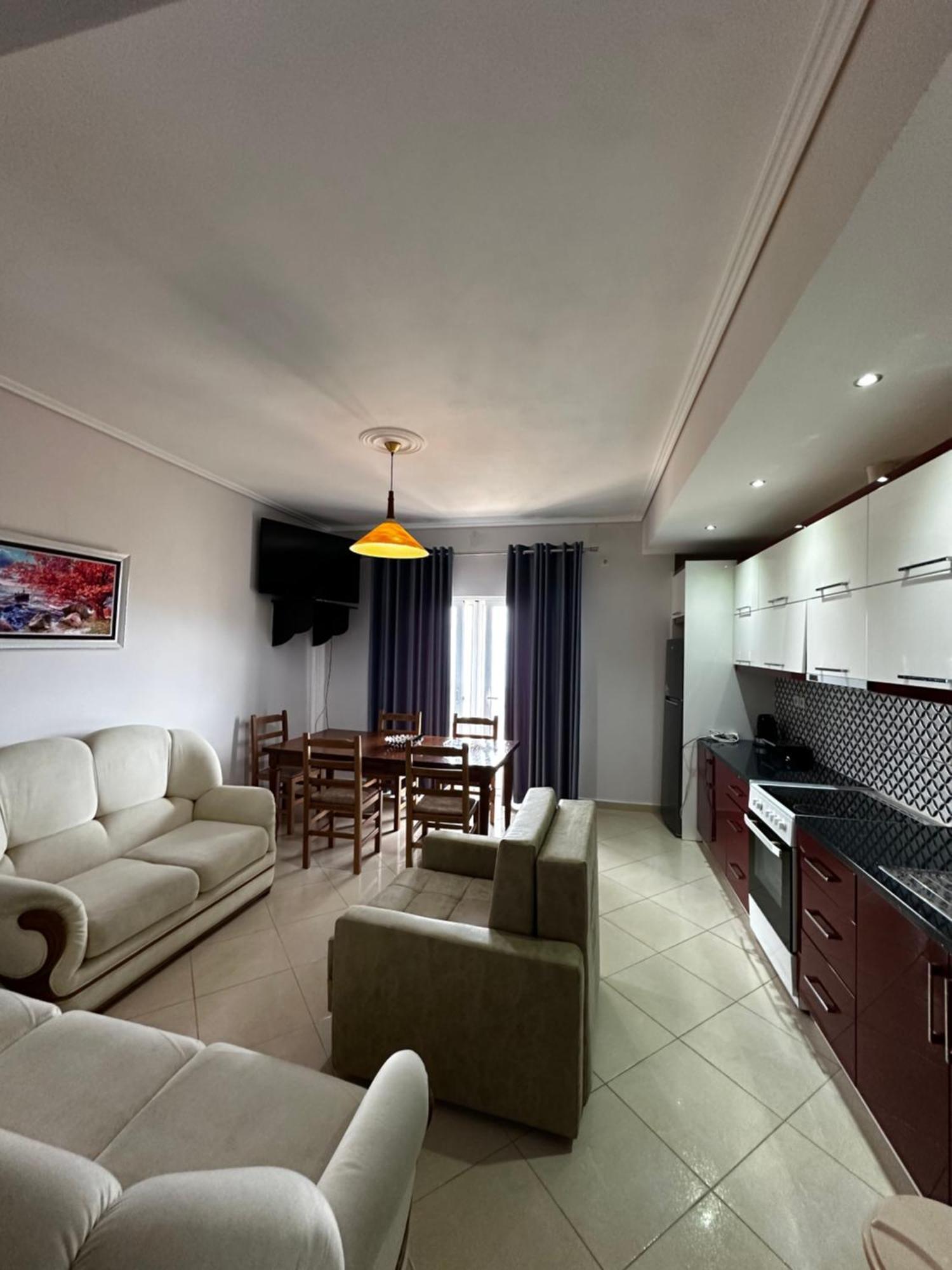 Ylli'S Apartments Sarandë Buitenkant foto